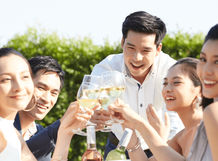 イメージ：サークルやオフ会などの集まりで